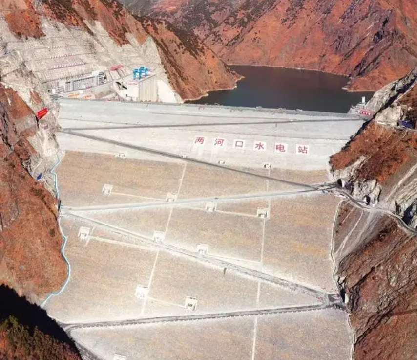 图1-1 两河口水电站现场图.png